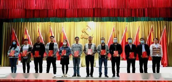 16世纪,英国与奥斯曼建立贸易合作后,面临的困境与挑战是什么?
